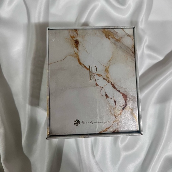 PREDIRE PARIS Mask with Wrinkle Vanisher Device | 3-In-1 with LED Treatment - Picture 6 of 7